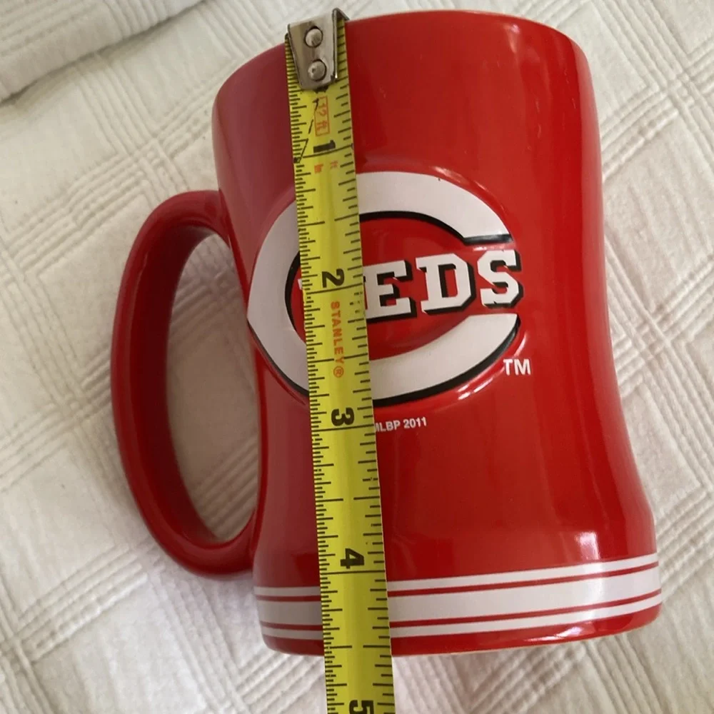 Cincinnati Reds mugs by Boelter Brands